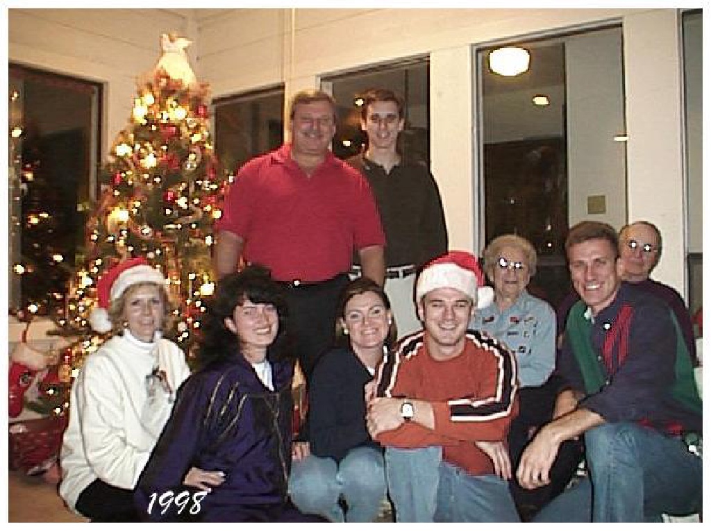 1998-12-xmas-ha--whole-family.JPG