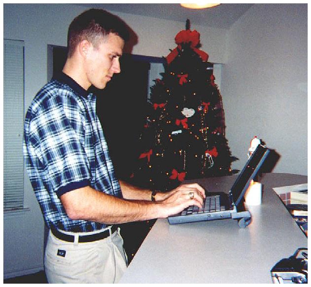 1998/12(December)/Christmas/1024x768_1998-12-xmas-zz-travis.JPG