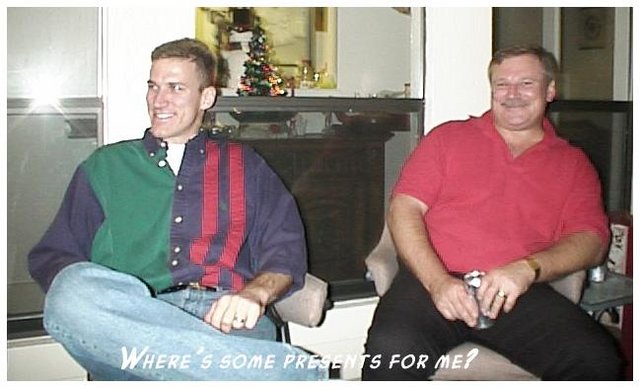 1998/12(December)/Christmas/640x480_1998-12-xmas-h-dad-travis-ready-for-presents.JPG