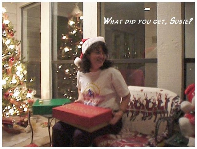 1998-12-xmas-h-susie-gift.JPG