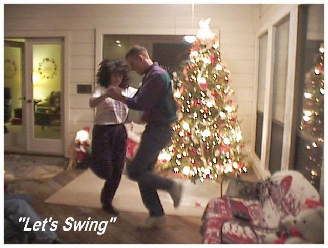 1998-12-xmas-i-swing.JPG