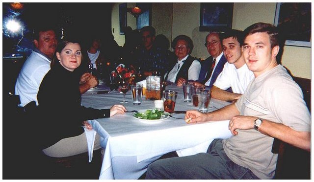 1998/12(December)/Christmas/640x480_1998-12-xmas-y-anni-group.JPG