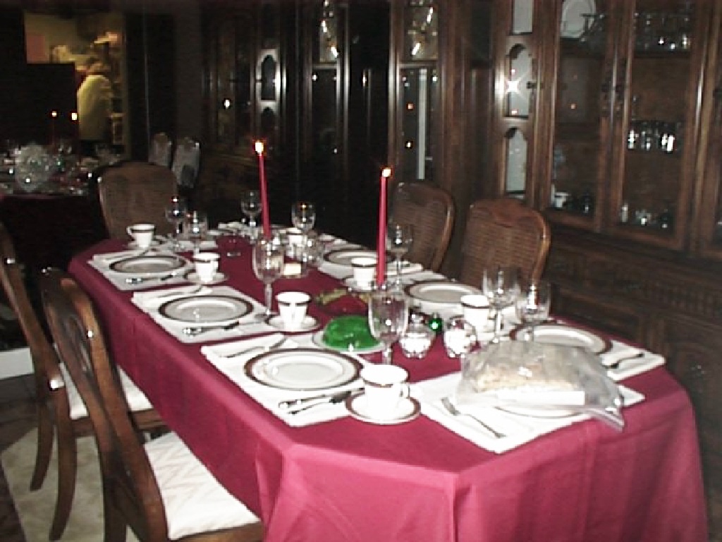 1998/12(December)/Christmas/old/1024x768_1998-12-Xmas-Table.jpg