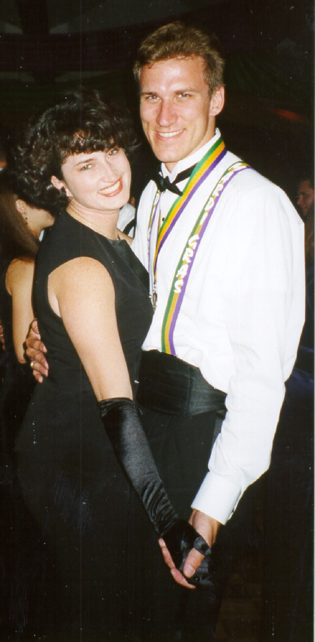 1998/MardiGras/1024x768_QT-DANC1.JPG
