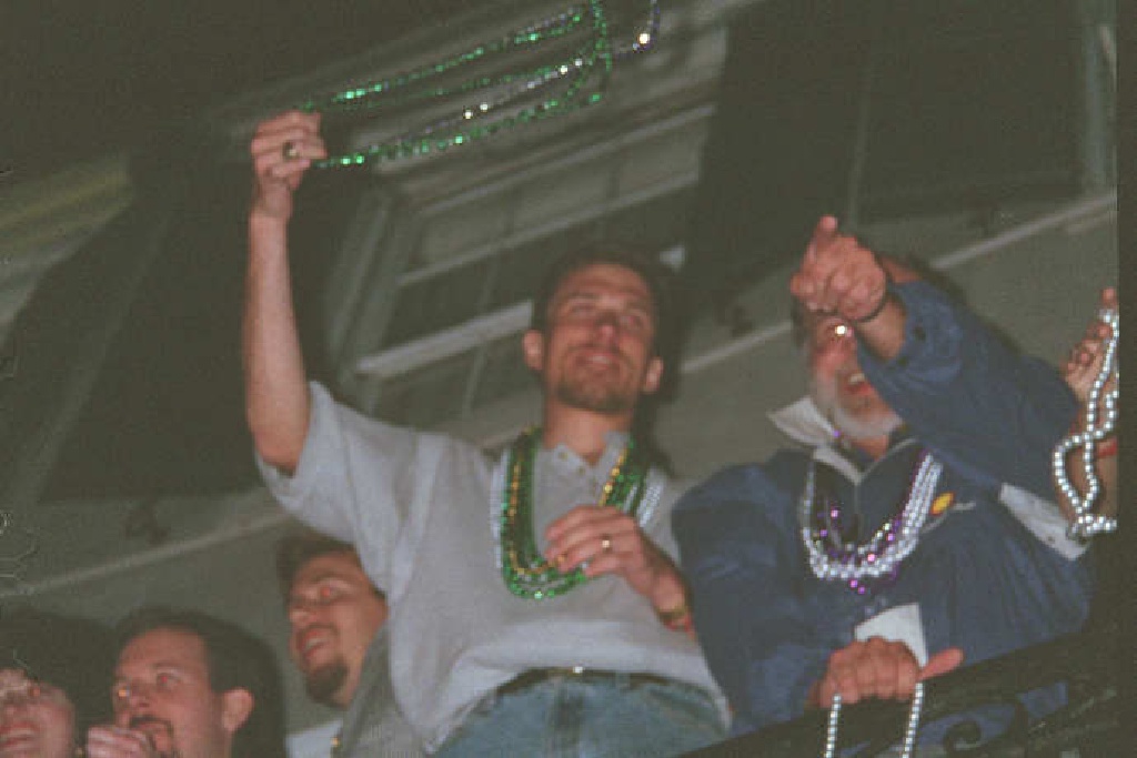 1998/MardiGras/1024x768_balc-t.jpg