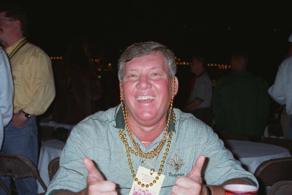 1998/MardiGras/1024x768_bean-r.jpg