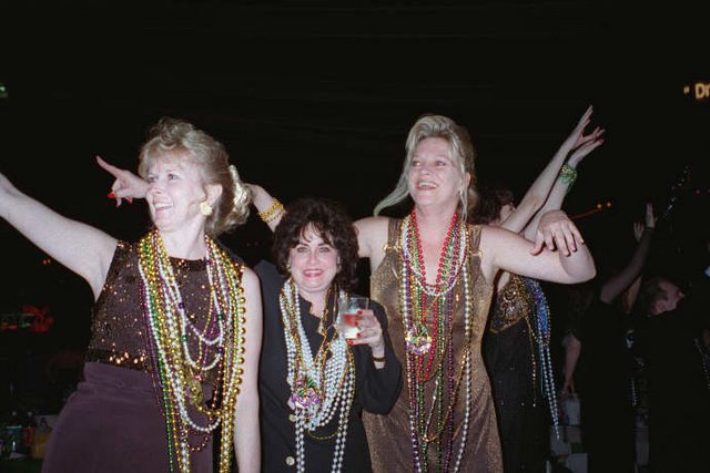 1998/MardiGras/640x480_ext-mdj.jpg