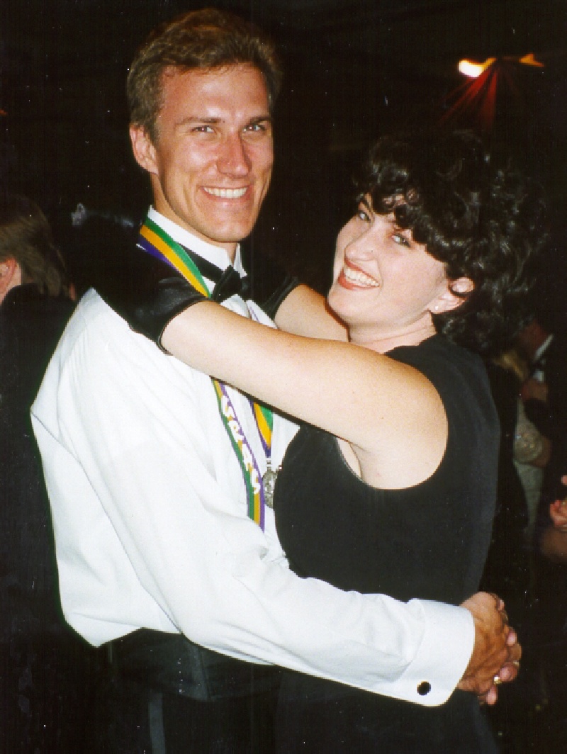 1998/MardiGras/800x600_QT-DANC2.JPG