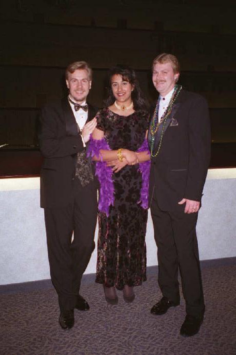 1998/MardiGras/800x600_ext-bnd.jpg