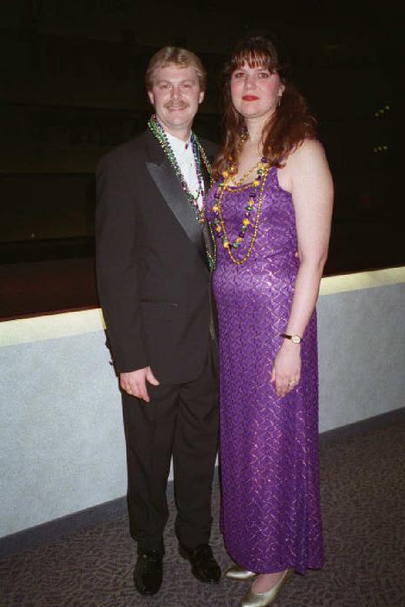 1998/MardiGras/800x600_ext-dk.jpg