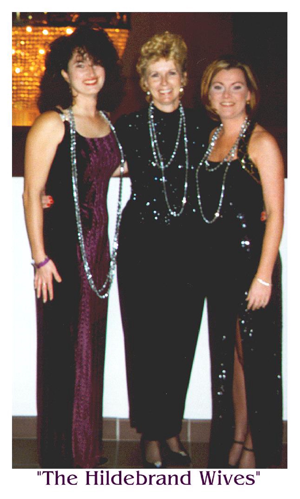 1999/02(February)/Mardi-Gras/1024x768_1999-02-13-extravHiWives.JPG