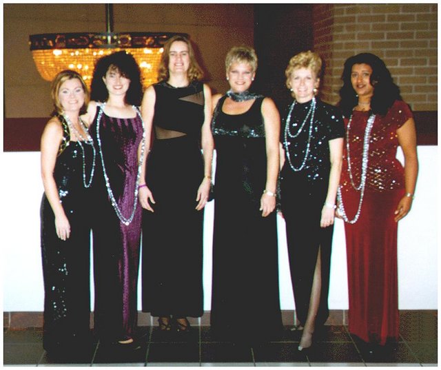 1999/02(February)/Mardi-Gras/640x480_1999-02-13-extrabeauties.JPG