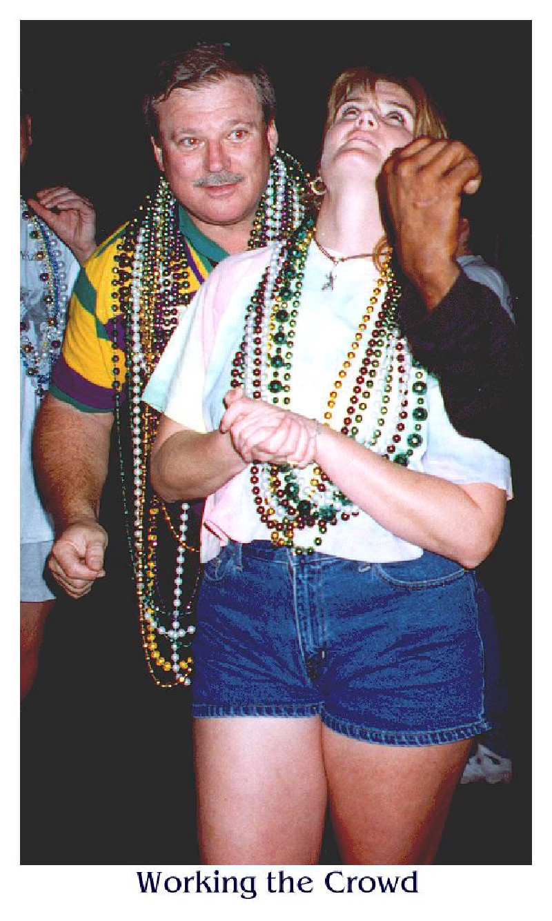 1999/02(February)/Mardi-Gras/800x600_1999-02-11-BalconyWorkingCrowd.JPG