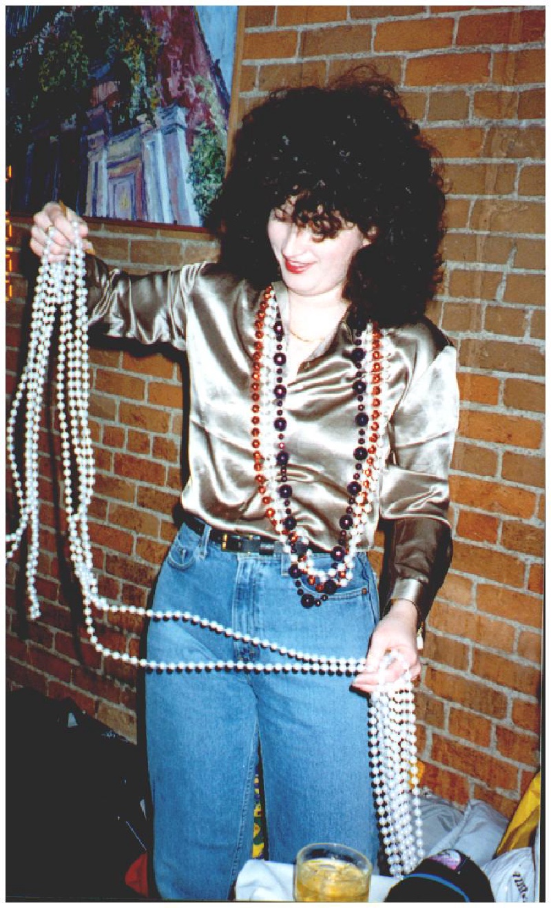 1999/02(February)/Mardi-Gras/800x600_1999-02-11-balconySusi.JPG
