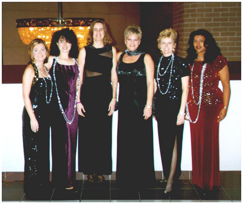 1999/02(February)/Mardi-Gras/800x600_1999-02-13-extrabeauties.JPG