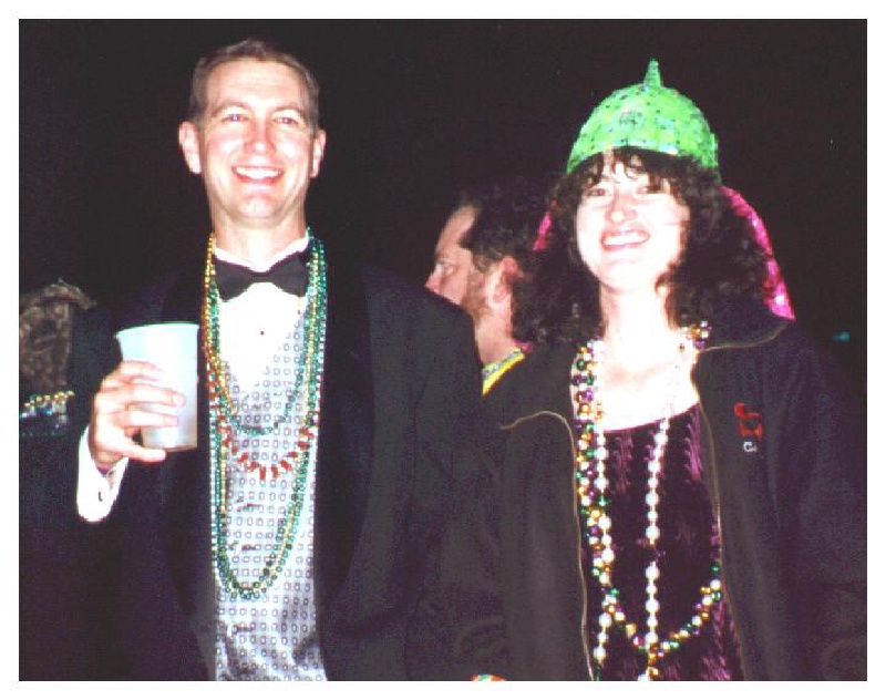 1999/02(February)/Mardi-Gras/800x600_1999-02-Ext-Mike-Suzi.jpg