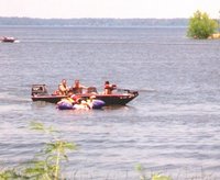 1999_06_LakeHouse_boat2.jpg