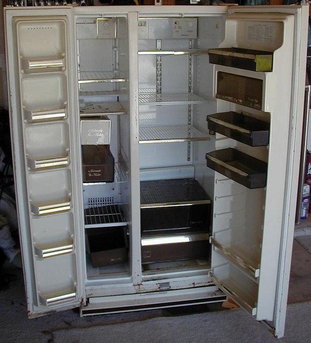 1999/07(July)/31_Schlitterbahn/640x480_Fridge2.jpg