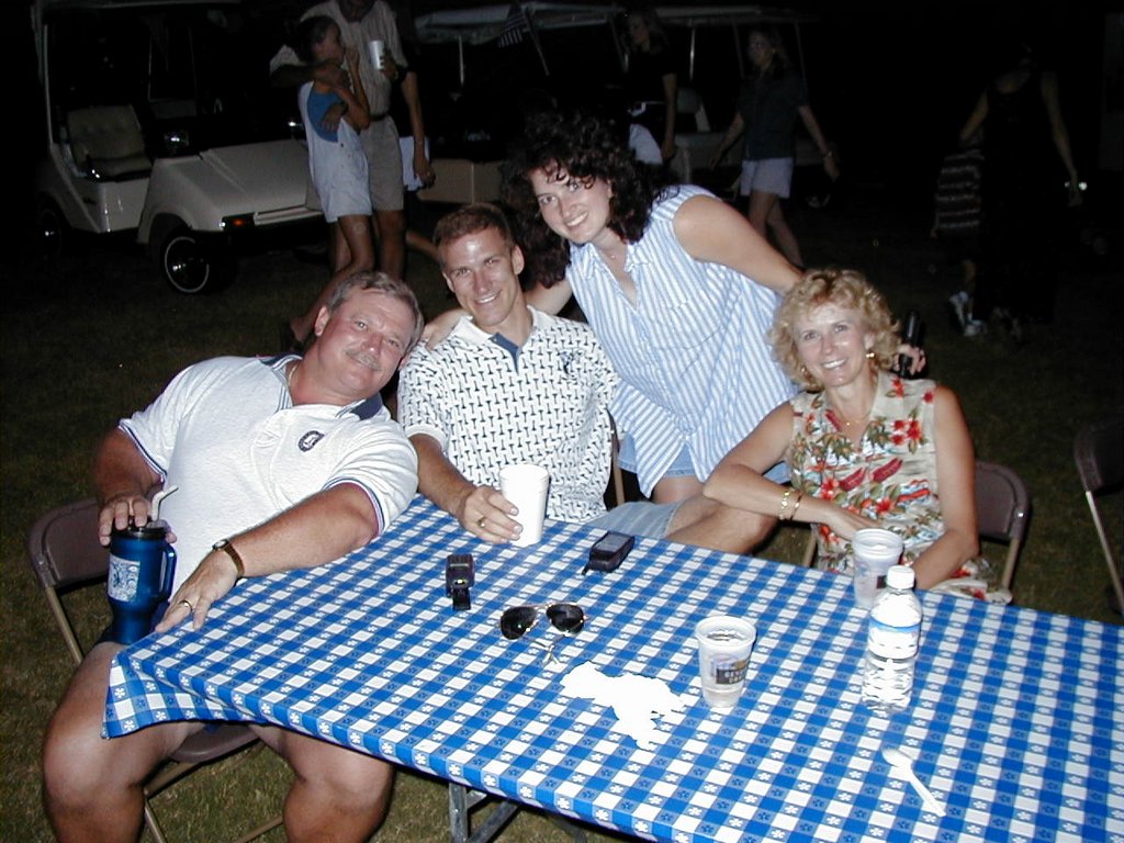 1999_0703_Picnic-Fam3.jpg