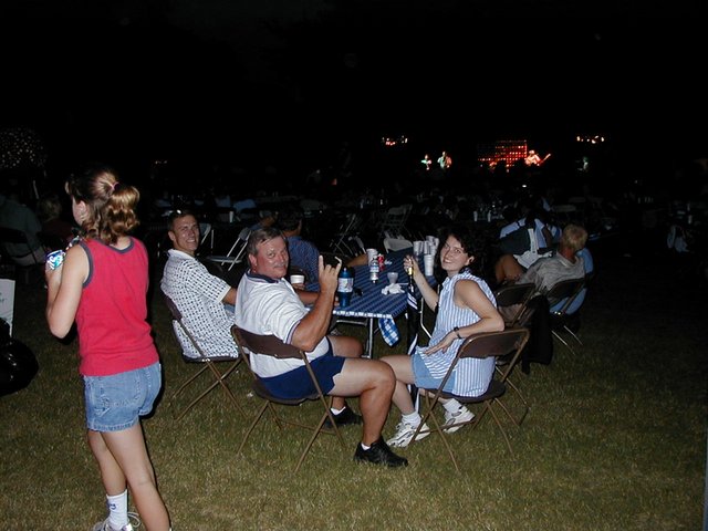 1999_0703_Picnic_Fam2.jpg