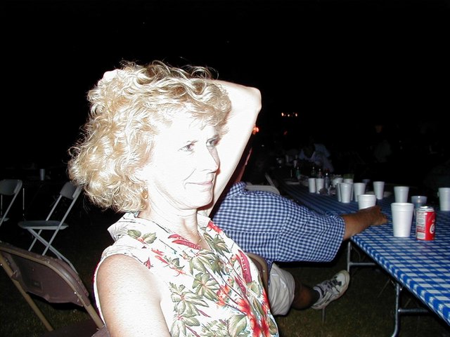 1999_0703_Picnic_Mom.jpg