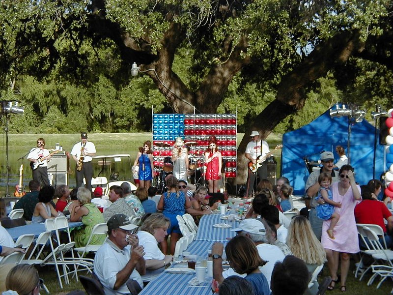 1999/07(July)/4th_July/800x600_1999_0703_Rotel1.jpg
