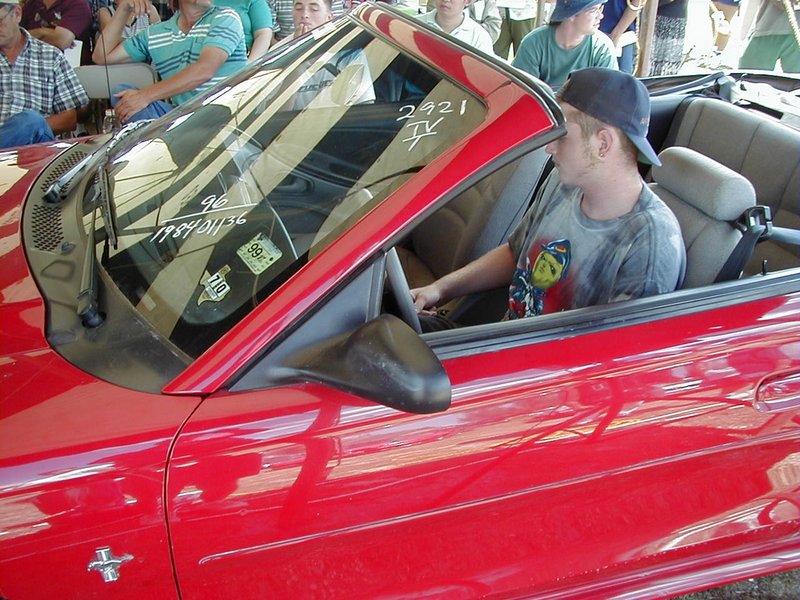 1999/07(July)/Car_Auction/800x600_P7170018.JPG