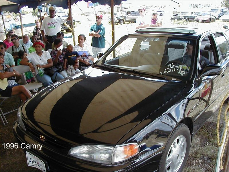 1999/07(July)/Car_Auction/800x600_P7170029.JPG