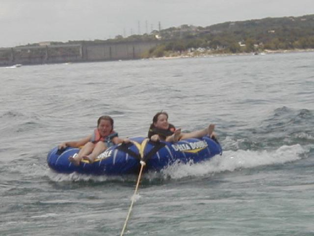 1999-07-Lake_Travis_Katie_Shanon_tube3.jpg
