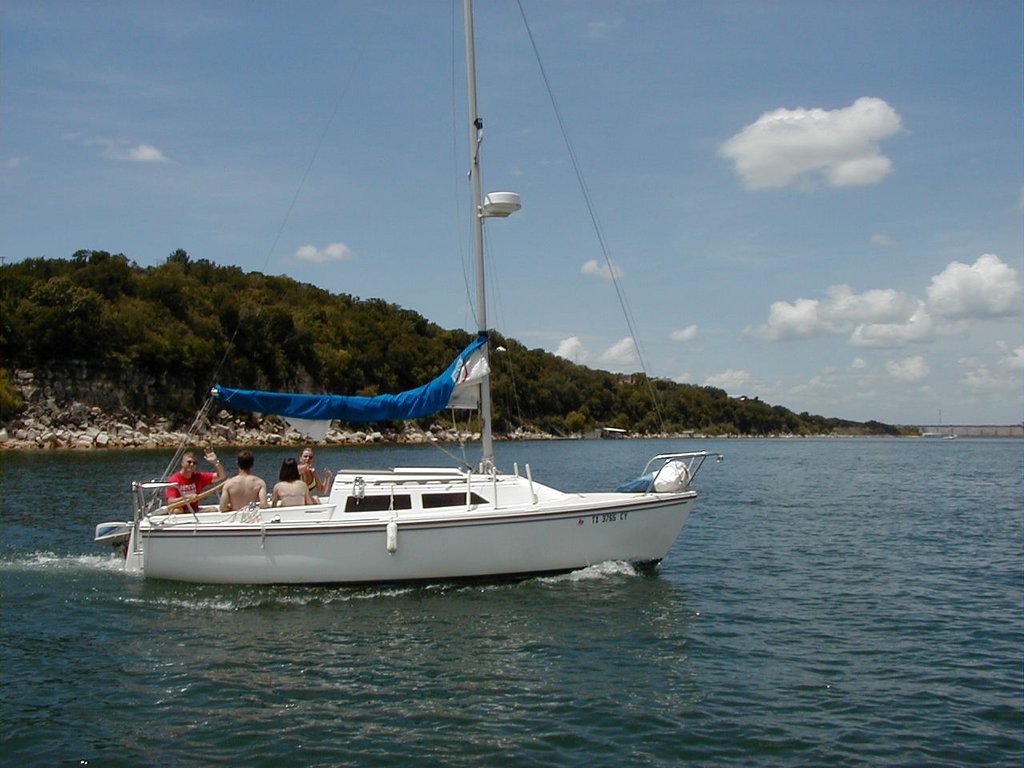 1999-07-Lake_Travis_Sailboat1.jpg