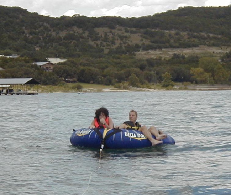 1999-07-Lake_Travis_Suzi_Ben_tube2.jpg
