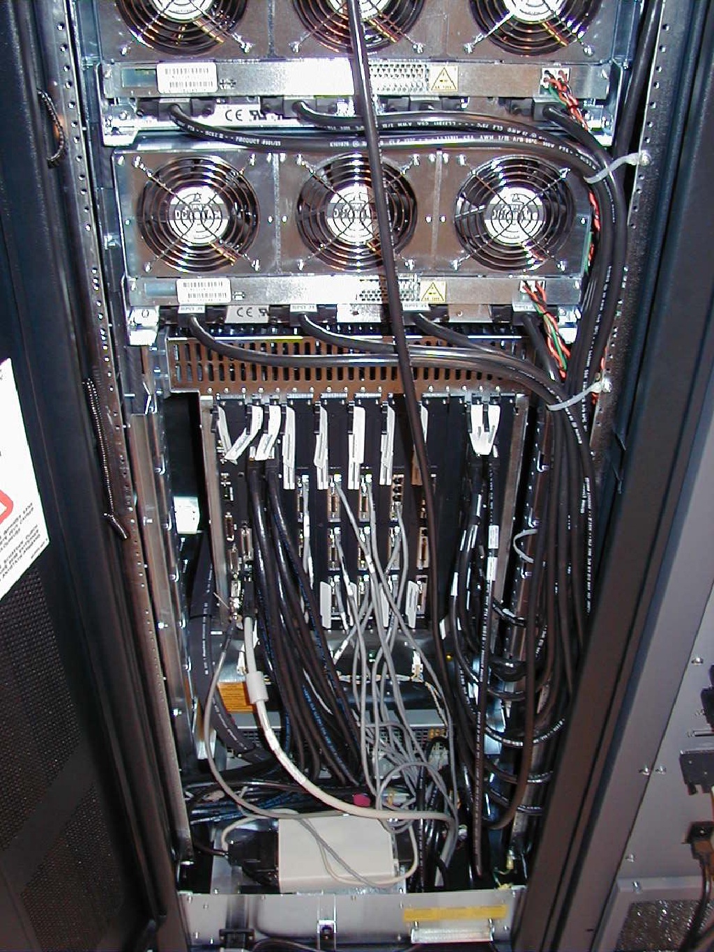 1999/07(July)/TivoliWork/1024x768_IO-Rear.jpg