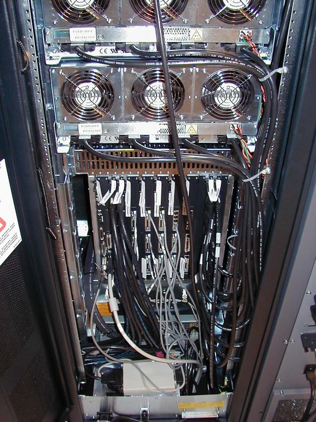 1999/07(July)/TivoliWork/640x480_IO-Rear.jpg