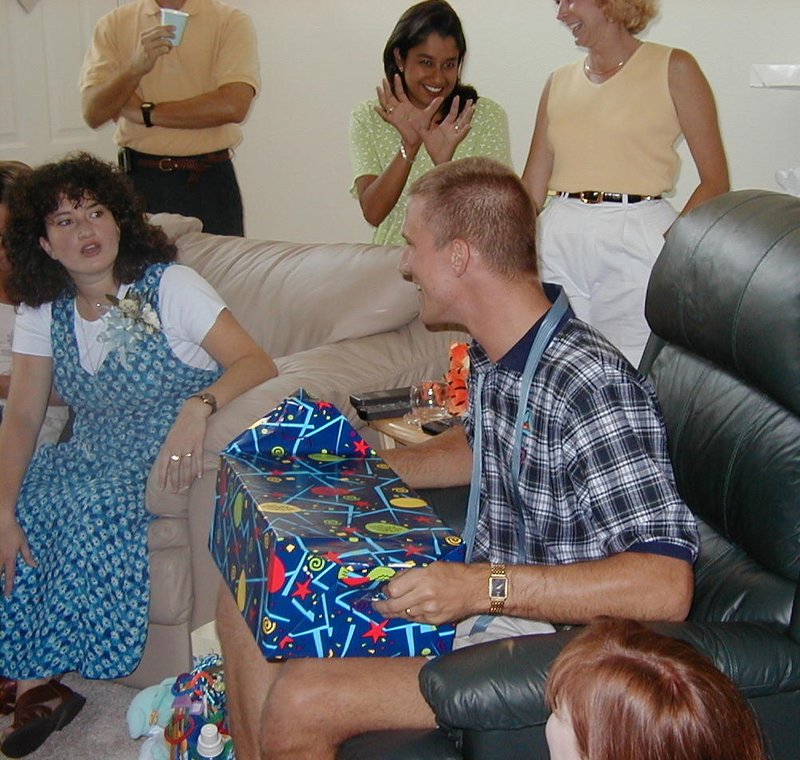 1999/08(August)/Baby_Shower/800x600_1999_08_Shower_Tubbie4.JPG