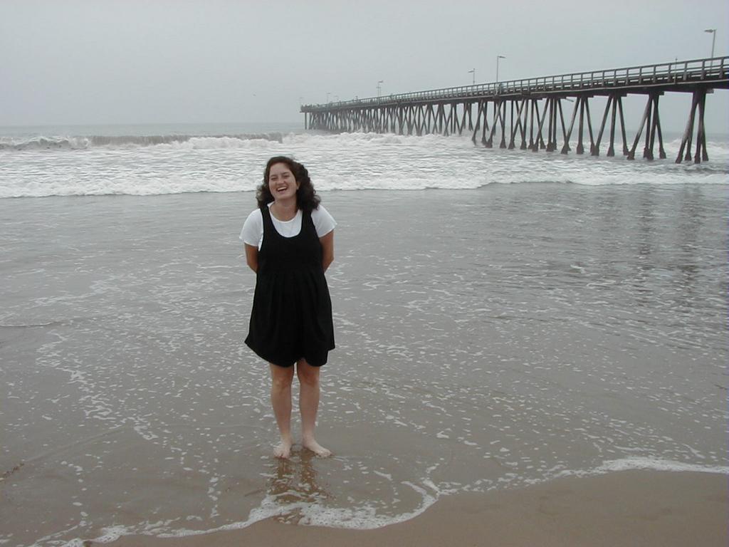 1999/08(August)/California/1024x768_1999_08_Suzi_Beach.jpg