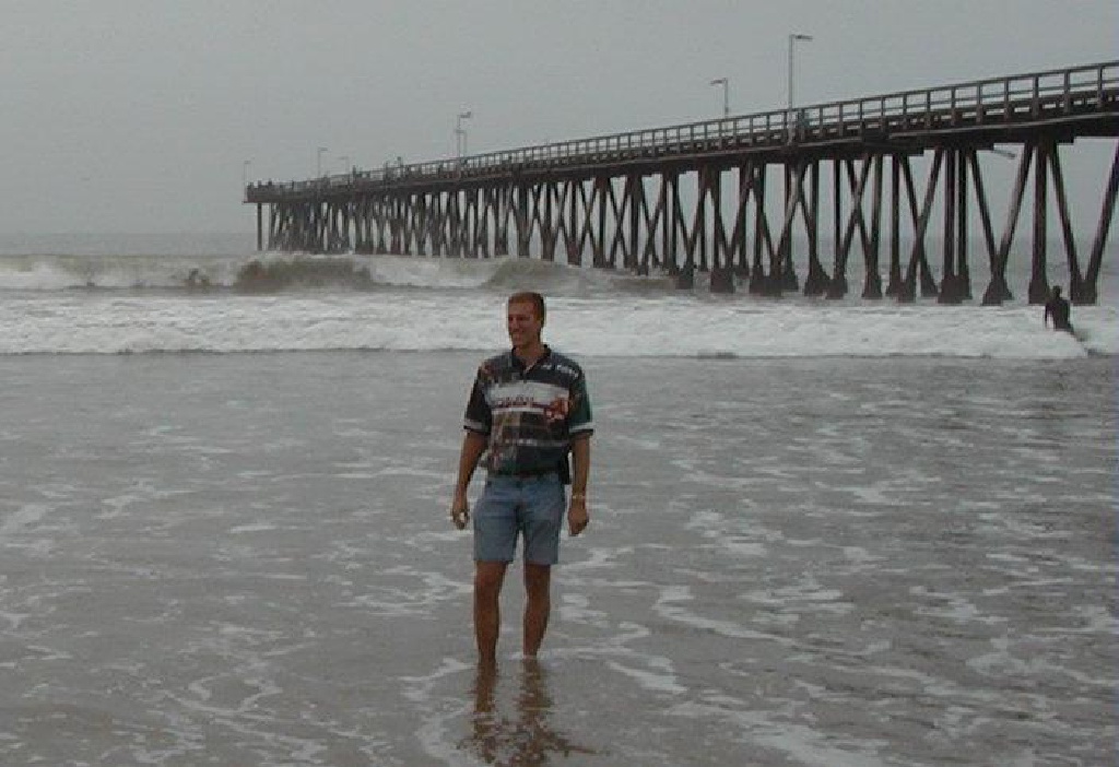 1999/08(August)/California/1024x768_1999_08_Travis_Beach.jpg