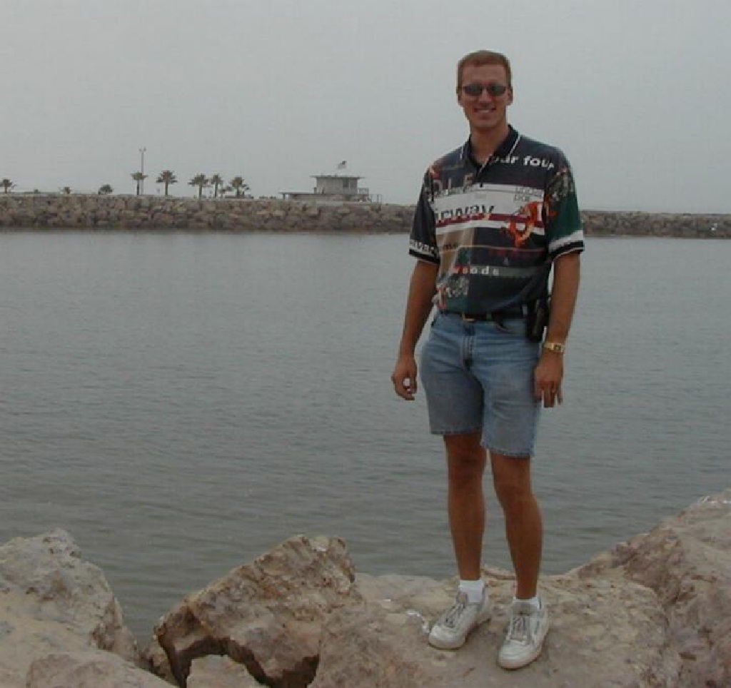 1999/08(August)/California/1024x768_1999_08_Travis_Oxnard_Bay.jpg