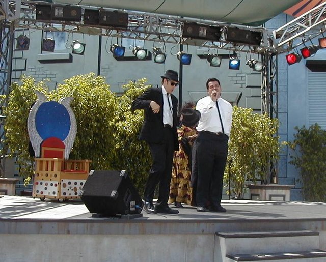 1999_08_Universal_Blues_Brothers1.jpg