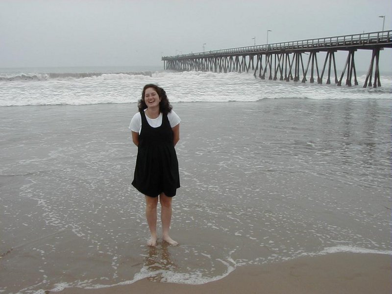 1999/08(August)/California/800x600_1999_08_Suzi_Beach.jpg