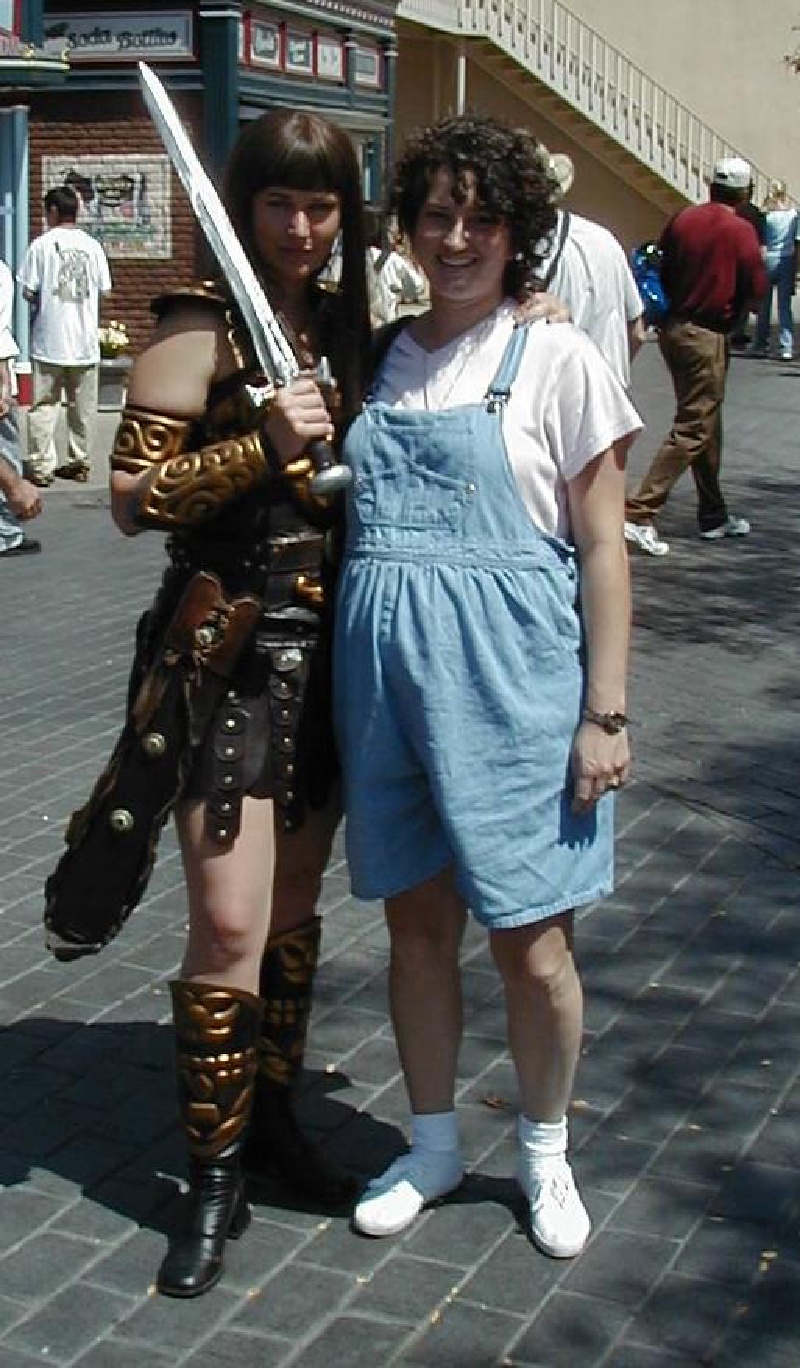 1999/08(August)/California/800x600_1999_08_Universal_Xena_Suzi.jpg