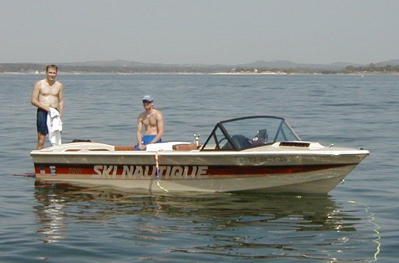1999/08(August)/Lake_Travis/1999_08_Boating01.JPG