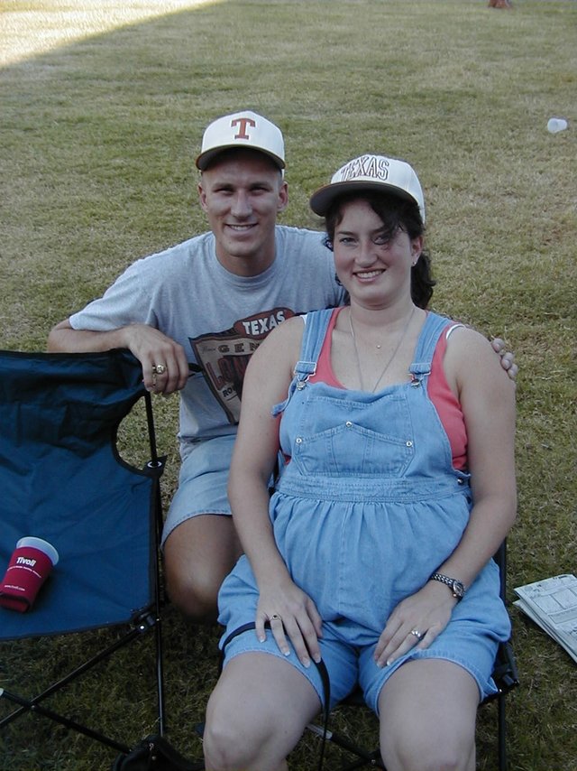 1999_08_football_travis_suzi.jpg