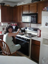 1999_08_suzi_cooking_sitting2.jpg