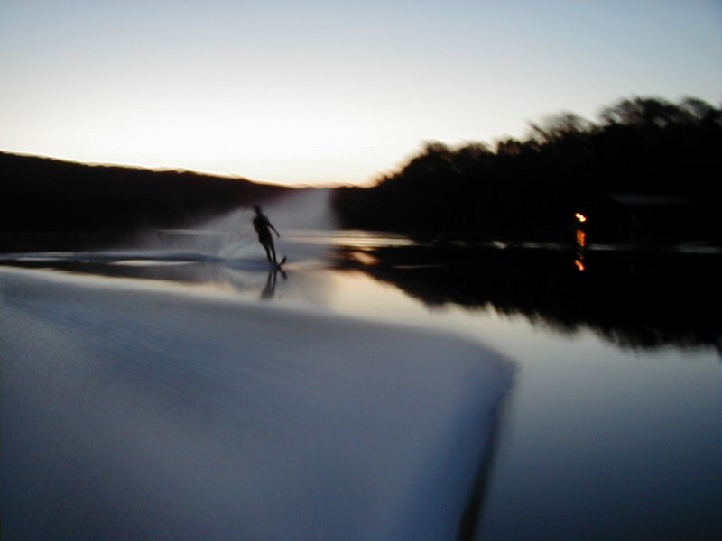 1999/08(August)/Water_Ski/800x600_1999_08_waterski02.jpg