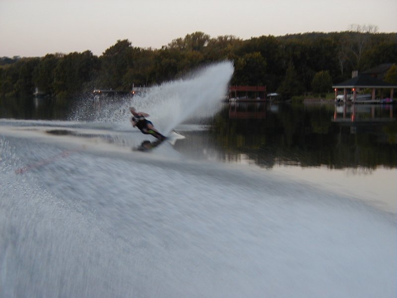 1999/08(August)/Water_Ski/800x600_1999_08_waterski09.jpg