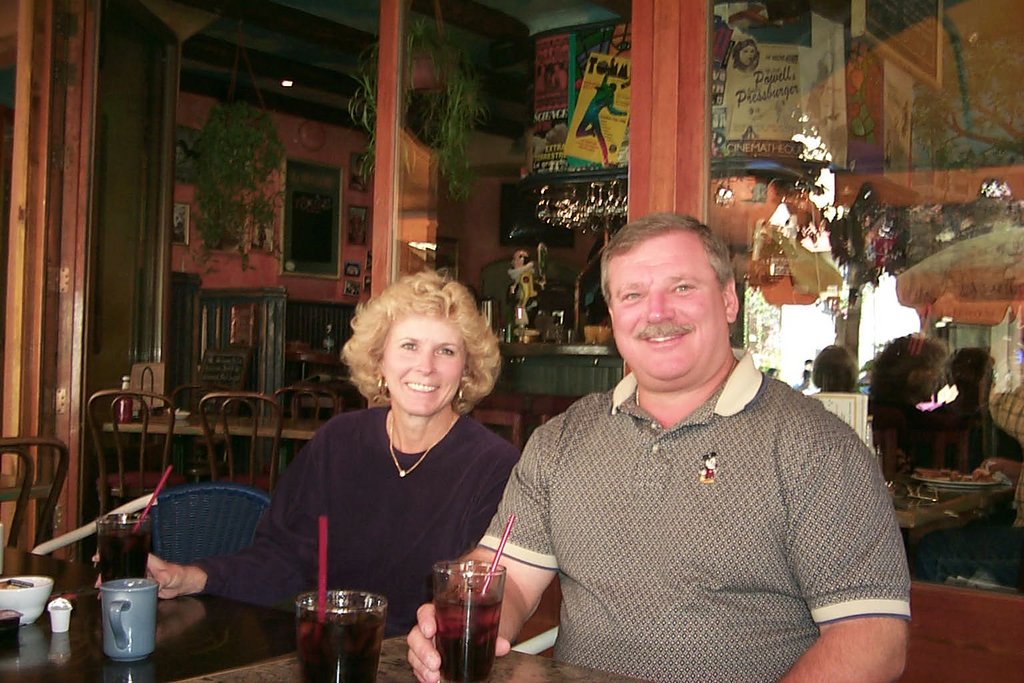 1999/09(September)/Mom_Dad_30th_Anniversary/1024x768_P0000084.jpg