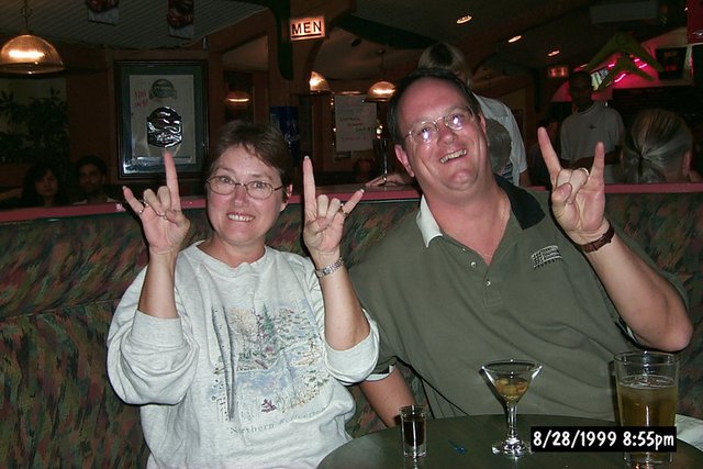 1999/09(September)/Mom_Dad_30th_Anniversary/640x480_P0000032.jpg