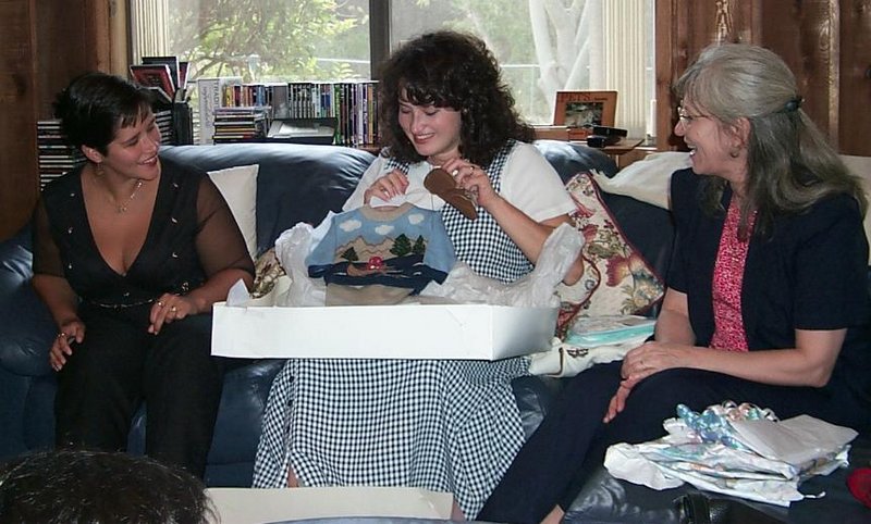 1999/10(October)/03_Baby_Shower/800x600_1999-10-03-ShowerCanoeOutfit.JPG