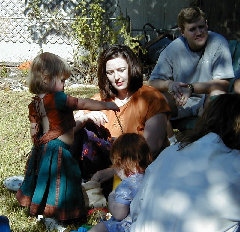 1999_11_06_Divali_Brittney_Marci_15.jpg