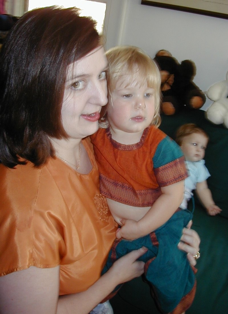 1999_11_06_Divali_Marci_Brittney_04.jpg